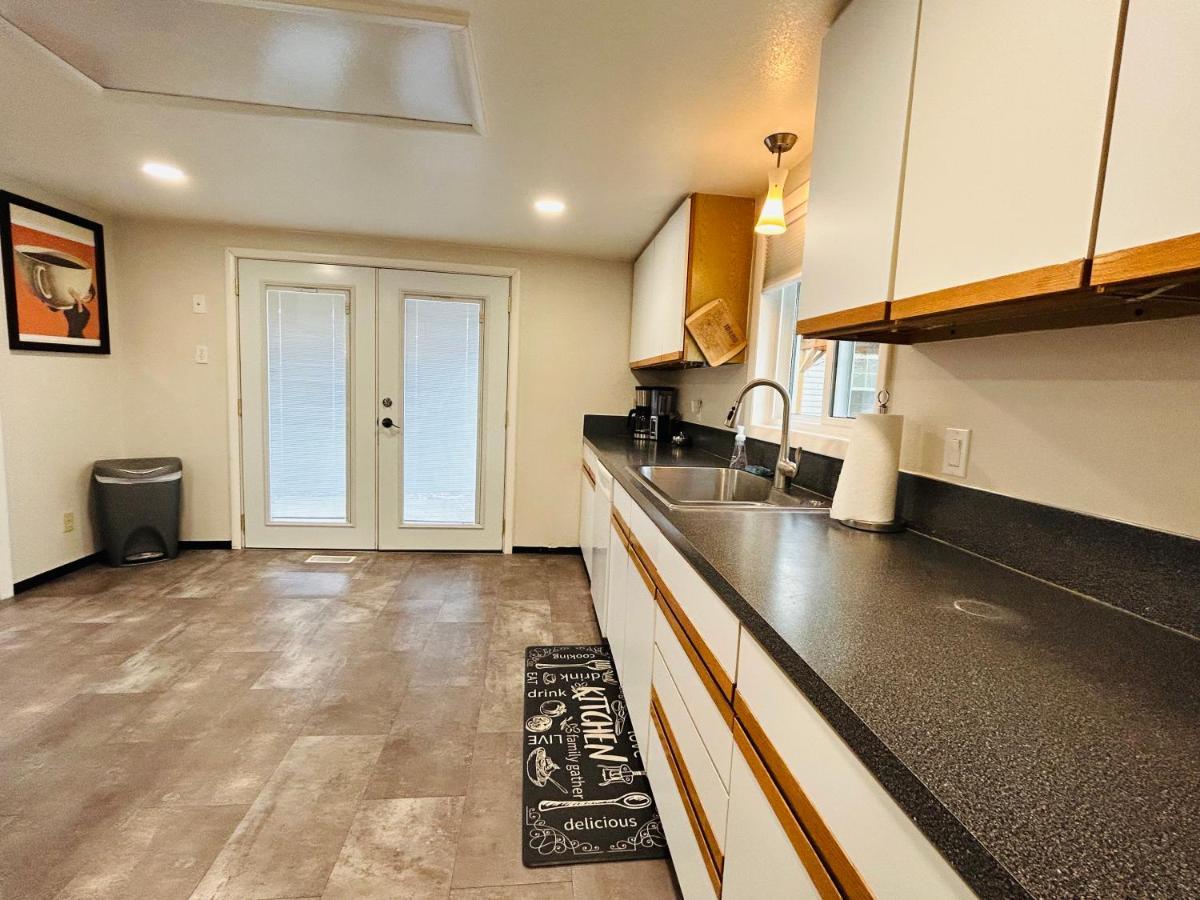 Little Blue Bungalow: Pet-Friendly Oasis near BSU and Downtown Boise Exterior photo